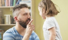 Фрази, які не можна говорити дитині, яку віддають в дитсадок