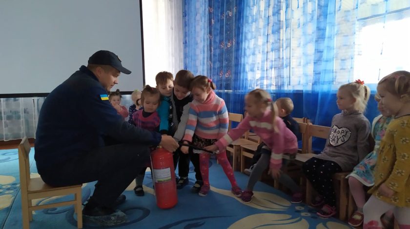 Рятувальники провели роз`яcнювальну роботу з підростаючим поколінням в с. Северинівка