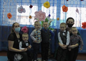 Свято весни в Капітошок «Матусині помічники»