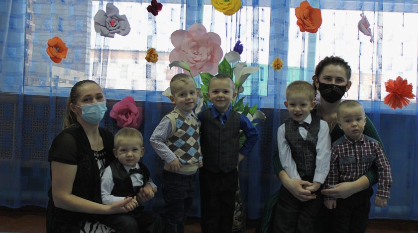 Свято весни в Капітошок «Матусині помічники»